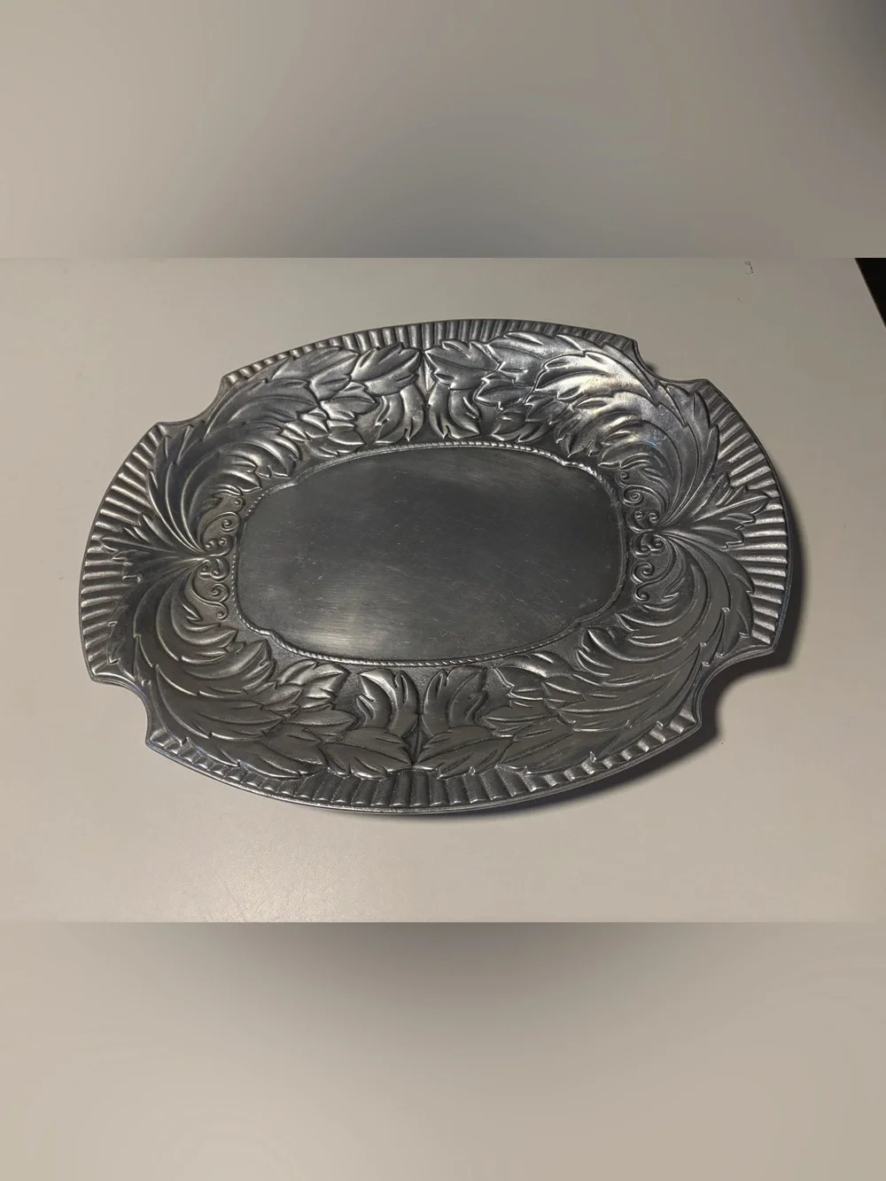 Vintage Wilton Armetale Acanthus Serving Platter Tray 19.25” by 15.5”